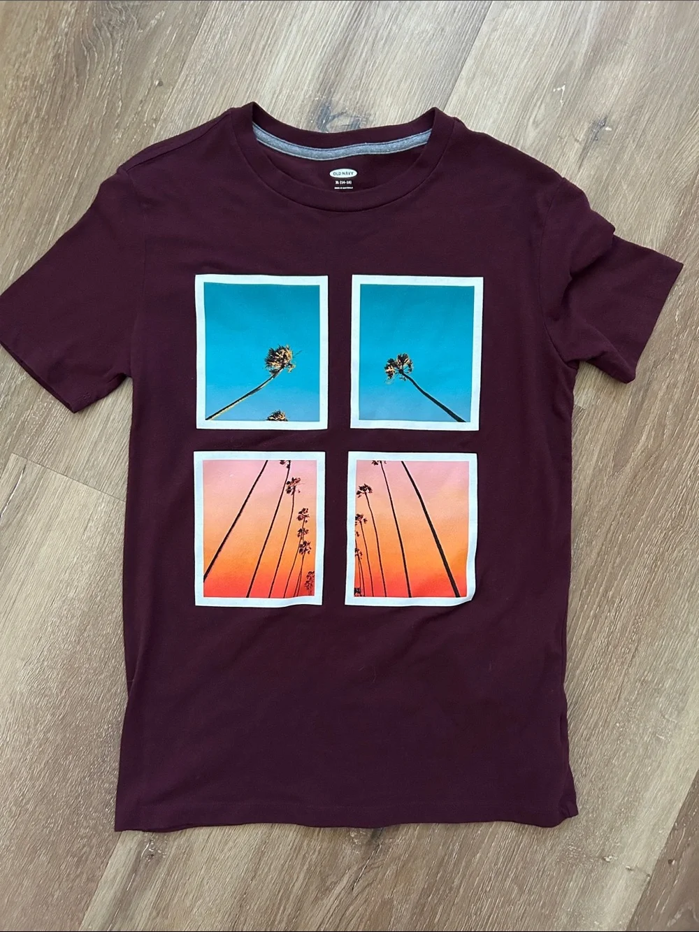 Old Navy Burgundy Crewneck Graphic Tee kids XL